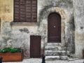Escalier en pierre en maison de village : habillage ou massif ?