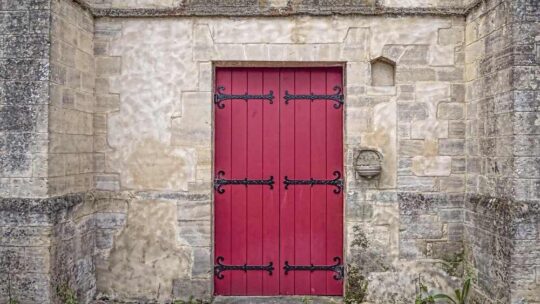 Comment reconnaître la pierre du Quercy avant de restaurer